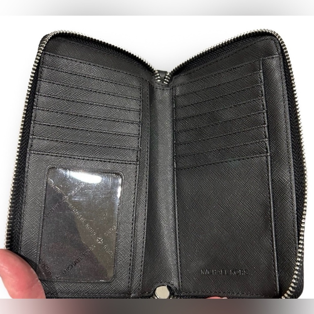 Michael Kors Wallet Clutch - Picture 4 of 4